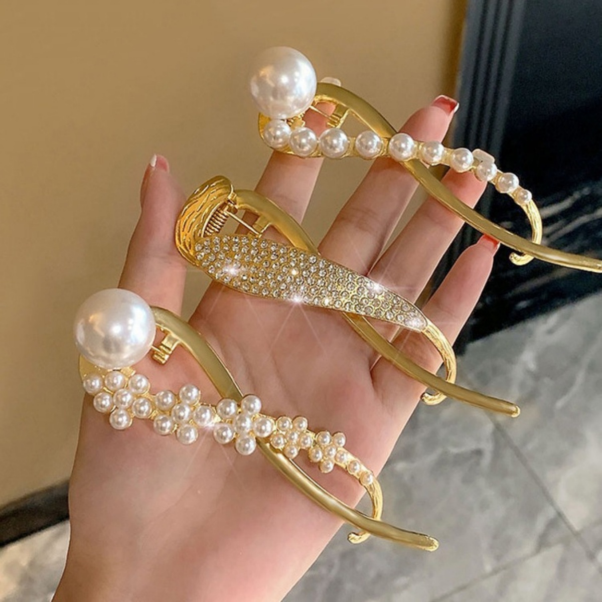 Elegant Glitter Pearl Hair Cli - مراجعة Korean Girls Lifestyle وسعره
